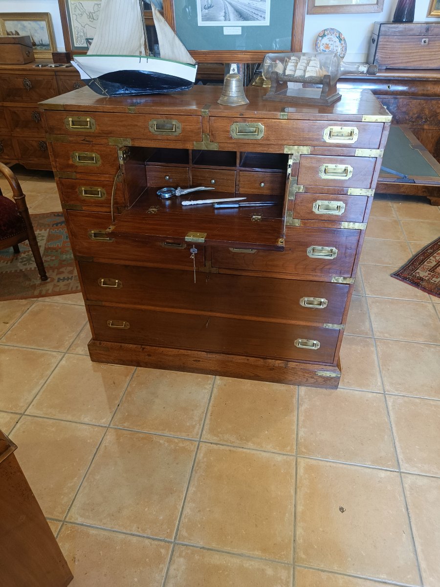 Commode style marine 20ème en bois exotique