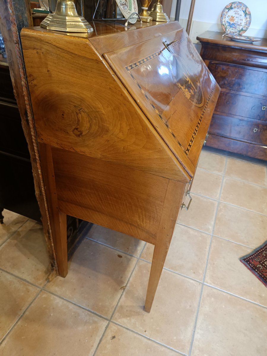 Late 18th-century, Early 19th-century Sloping-top Desk In Walnut With Marquetry-photo-3