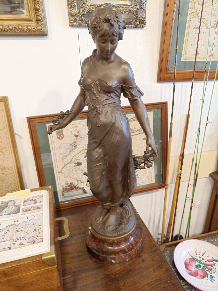 Grande statue en régule, Allégorie féminine d'Auguste Moreau-photo-2
