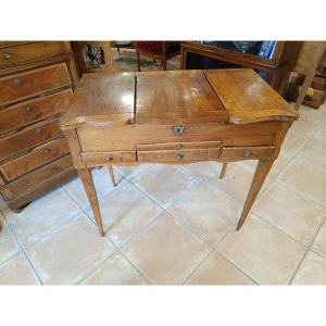 Early 19th-century Directoire-style Dressing Table In Solid Walnut
