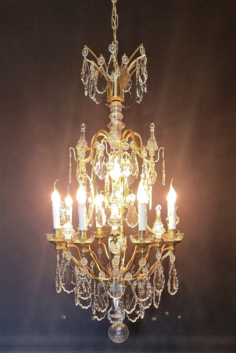 French Chandelier With 9 Light Points And 13 Old Pinnacles.