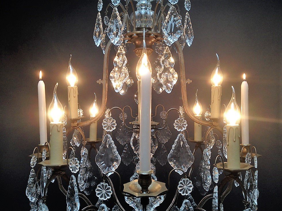 A Refined Italian Chandelier With 8 Bright Points-photo-2