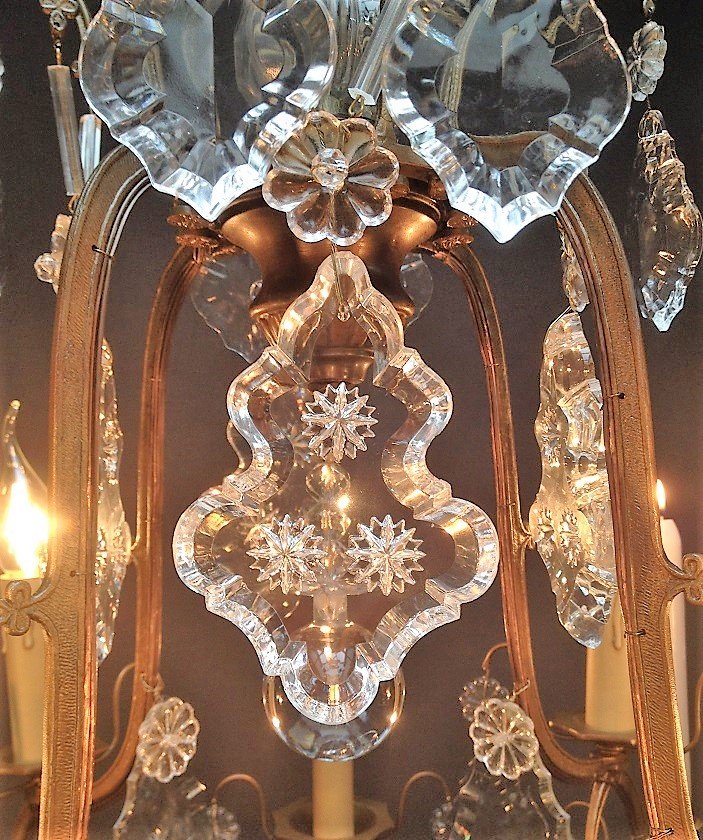 A Refined Italian Chandelier With 8 Bright Points-photo-3