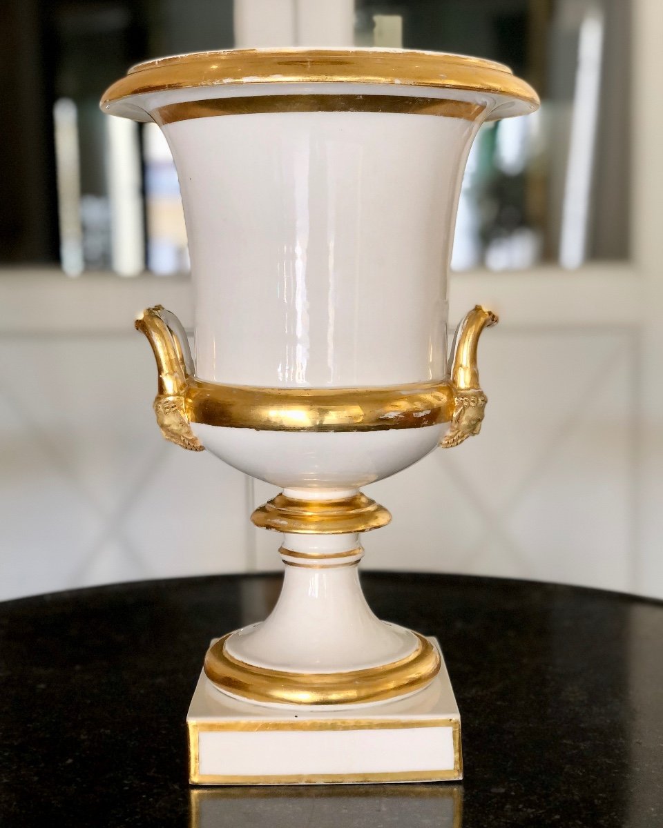 Medici Vase In Gilded Paris Porcelain.