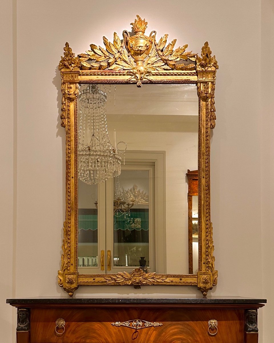 Grand Miroir En Bois Doré d'époque Louis XVI.