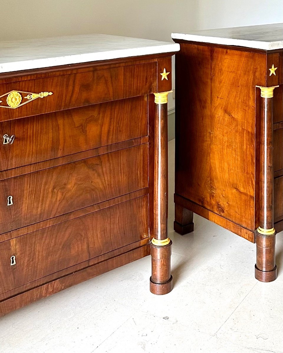 Paire De Commodes Italiennes En Noyer Du Début Du 19e Siècle.-photo-1