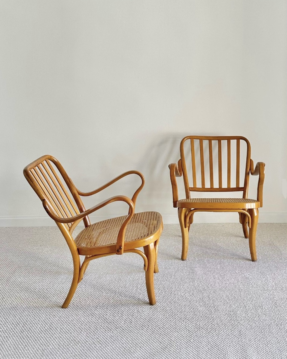 Paire De Fauteuils En Hêtre Courbé Et Rotin Naturel.-photo-1