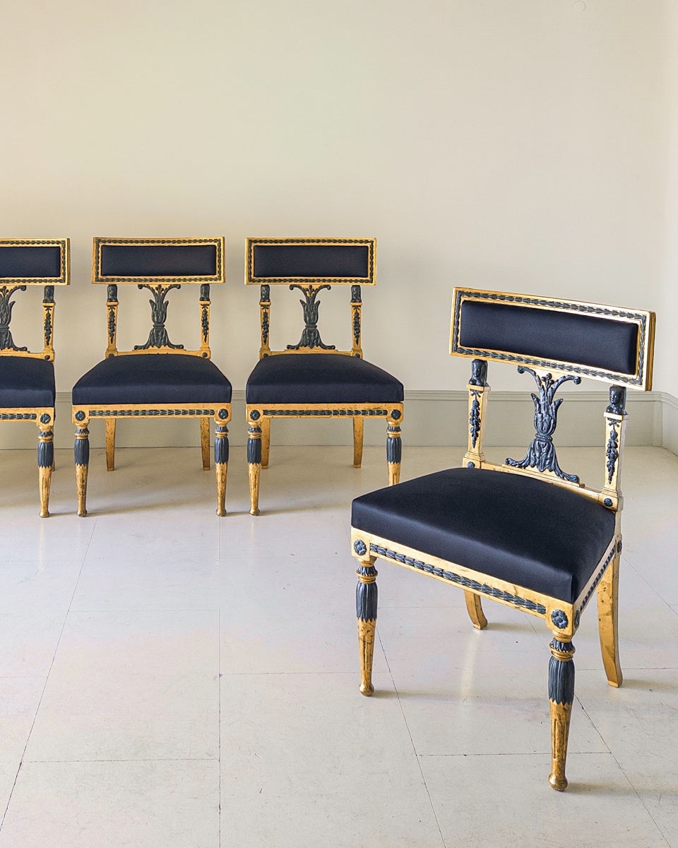 Quatre chaises de style gustavien attribuées à Ephraim Ståhl