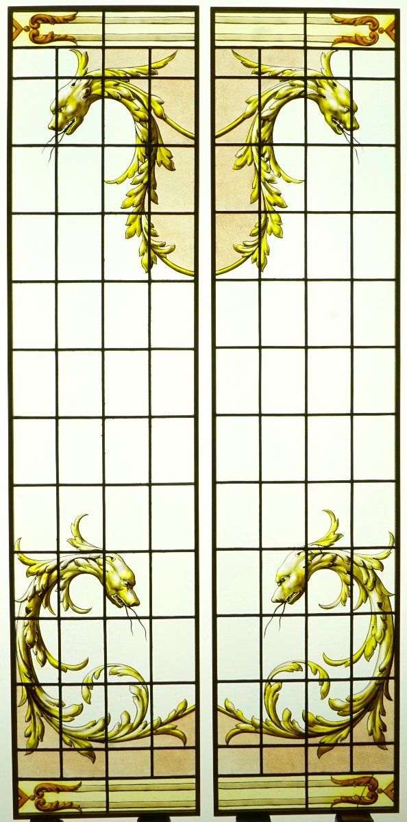 Vitrail - Vitraux aux décors de chimères néo-Renaissance