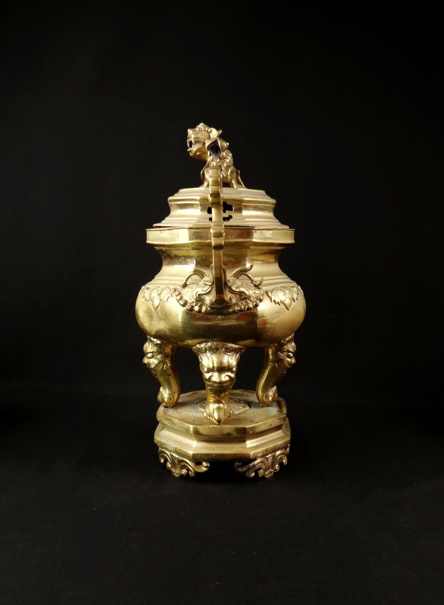Brûle encens Chinois en bronze doré à décor de Chien de Fô période Qing XIXème-photo-1