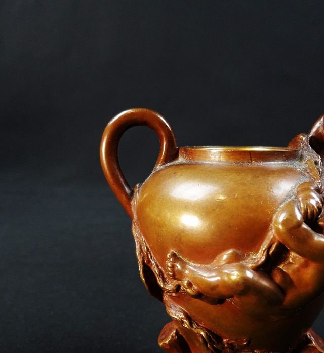 Vase tripode au Putti en Bronze par Barbédienne signé Barrias Art Nouveau fin XIXème-photo-2