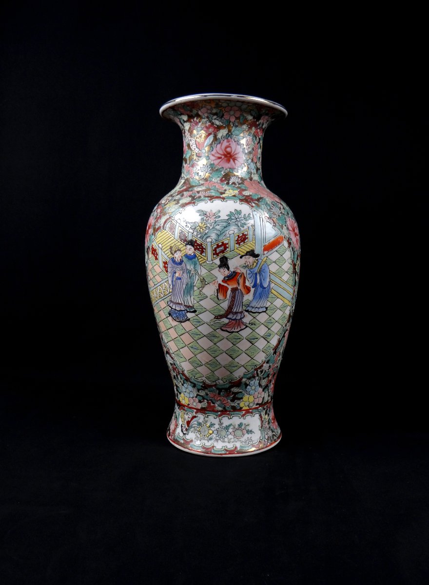 Chinese Baluster Vase, Canton Porcelain, With Imperial Court Decoration, Early 20th Century-photo-2