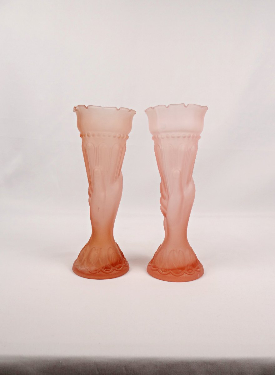 Pair Of Art Deco Vases Depicting A Hand Holding A Torch In Frosted Pink Glass-photo-4