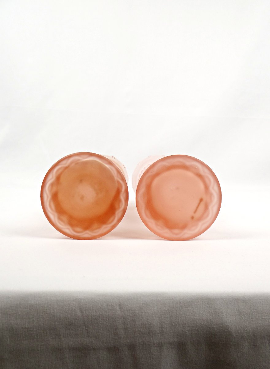 Pair Of Art Deco Vases Depicting A Hand Holding A Torch In Frosted Pink Glass-photo-4