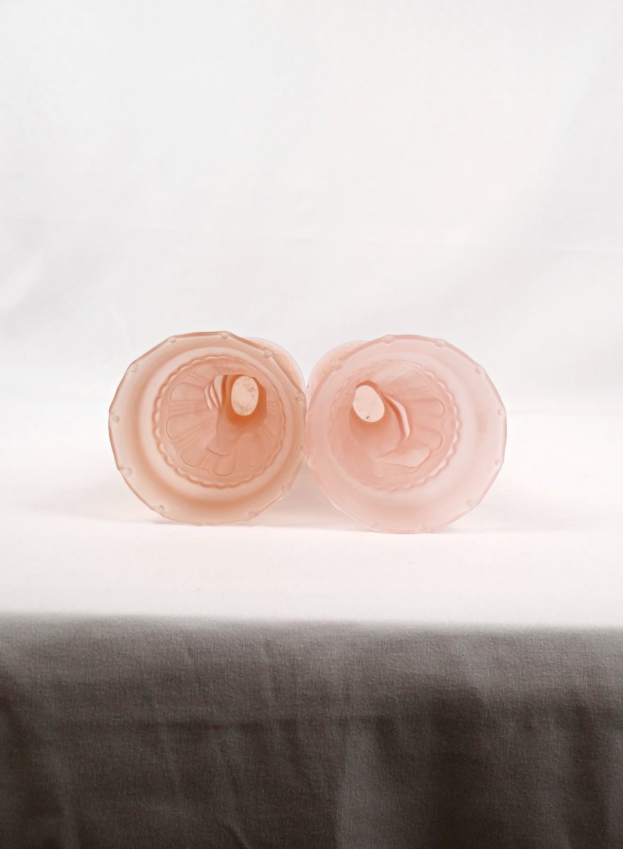 Pair Of Art Deco Vases Depicting A Hand Holding A Torch In Frosted Pink Glass-photo-5