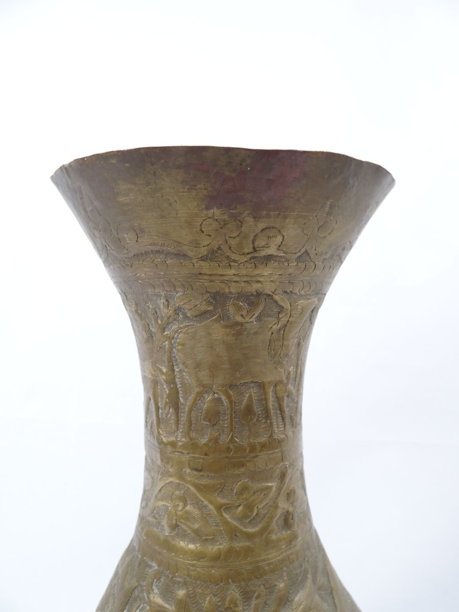 Large Persian Vase In Repoussé Brass With Animal Decoration, Qajar Period, Late 19th Century-photo-2