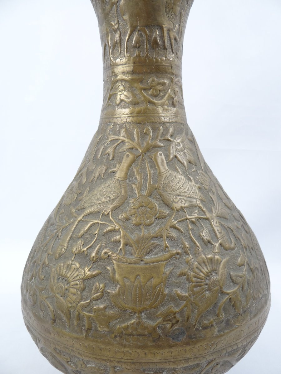 Large Persian Vase In Embossed Brass Animal Floral Decoration Qajar Period Late 19th Century-photo-3