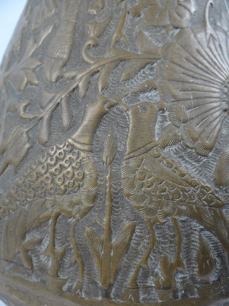 Large Persian Vase In Embossed Brass Animal Floral Decoration Qajar Period Late 19th Century-photo-4