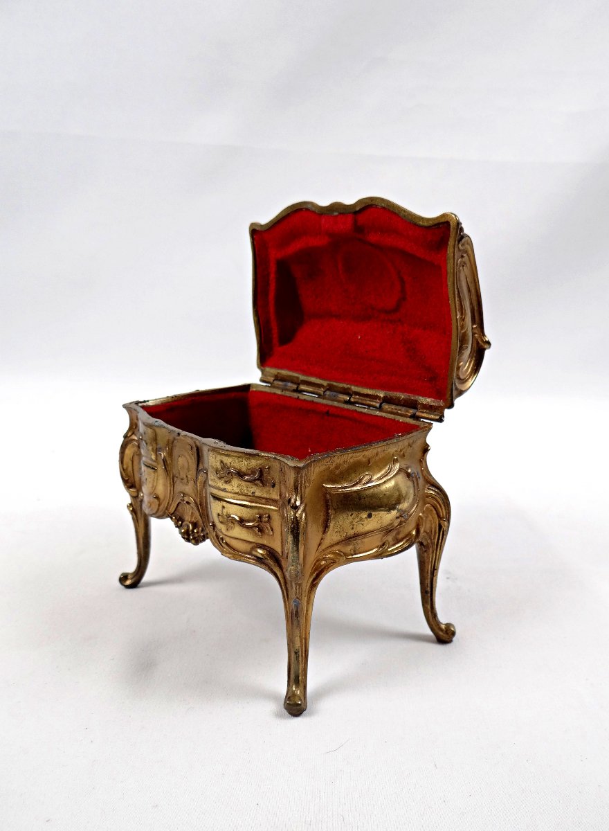 Gilt Bronze Jewelry Box In The Shape Of A Louis XV Style Chest Of Drawers, Early 20th Century-photo-4