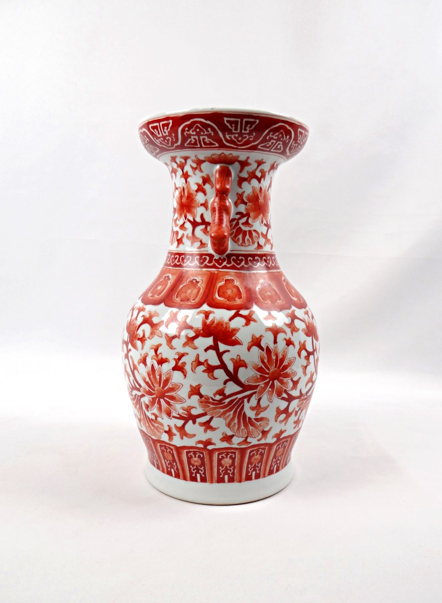 Vase Hu balustre porcelaine chinoise rouge corail famille rose inspiré du règne Qianlong XIXème-photo-1