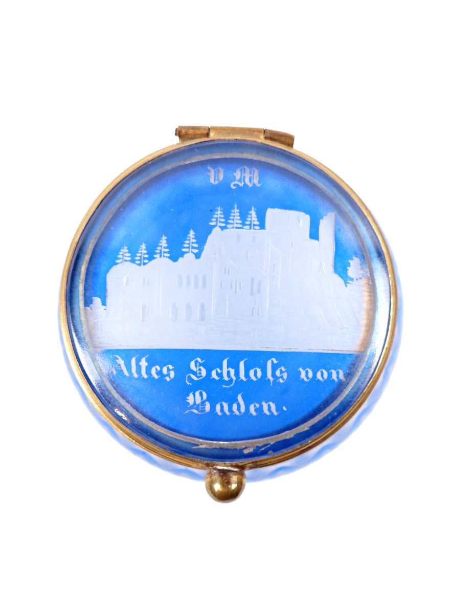 Boîte à pilule en cristal de bohème bleu à décor du Château de Bade XIXème-photo-3