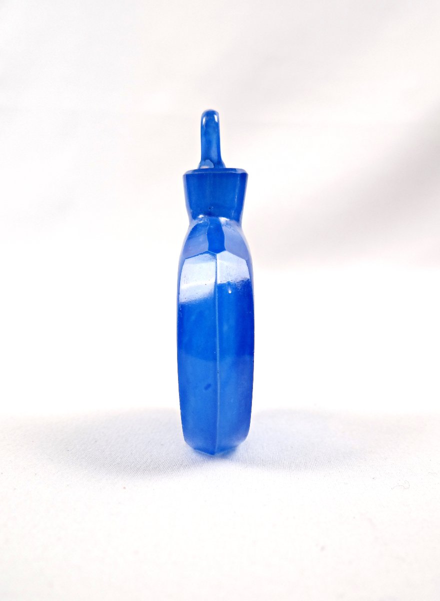 Petit flacon à parfum en cristal de bohème bleu à décor de scène de chasse XIXème-photo-3