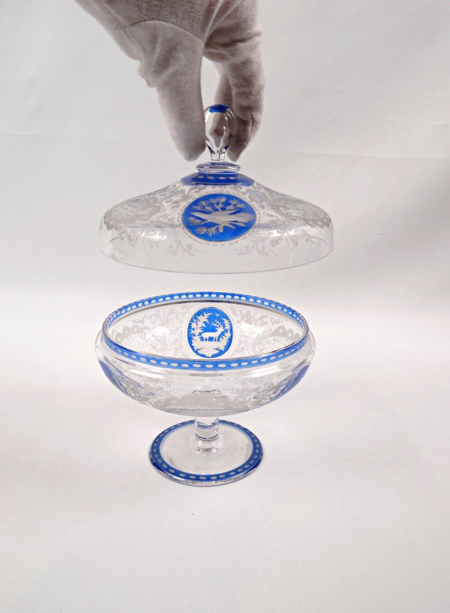 Drageoir sur pied en verre de Bohême gravé de motifs rocailles & rinceaux XIXème-photo-2