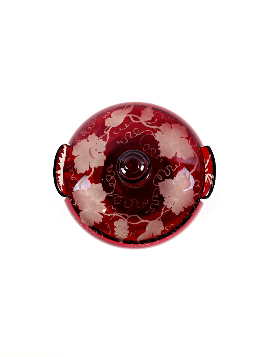 Red Bohemian Glass Bonbonnière Decorated With Vines And A Hunting Scene, 19th Century-photo-3