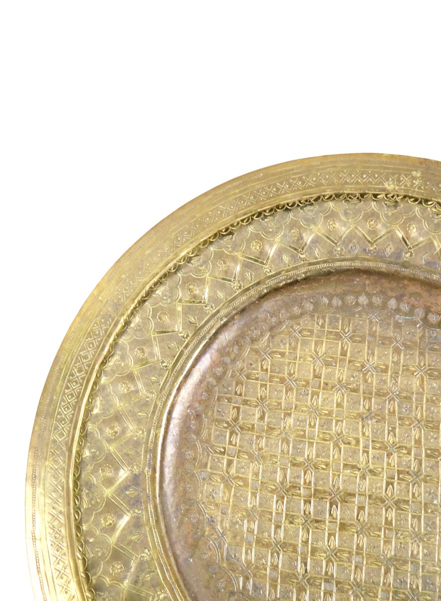 Grand Plateau Oriental en Laiton Repoussé Maroc début XXe à décor géométrique-photo-4