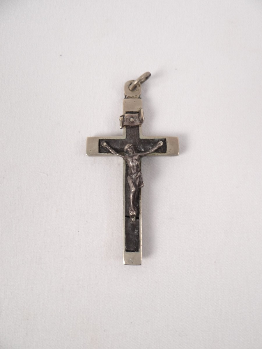 Pendentif crucifix pectoral métal & bois d'ébène INRI époque Napoléon III