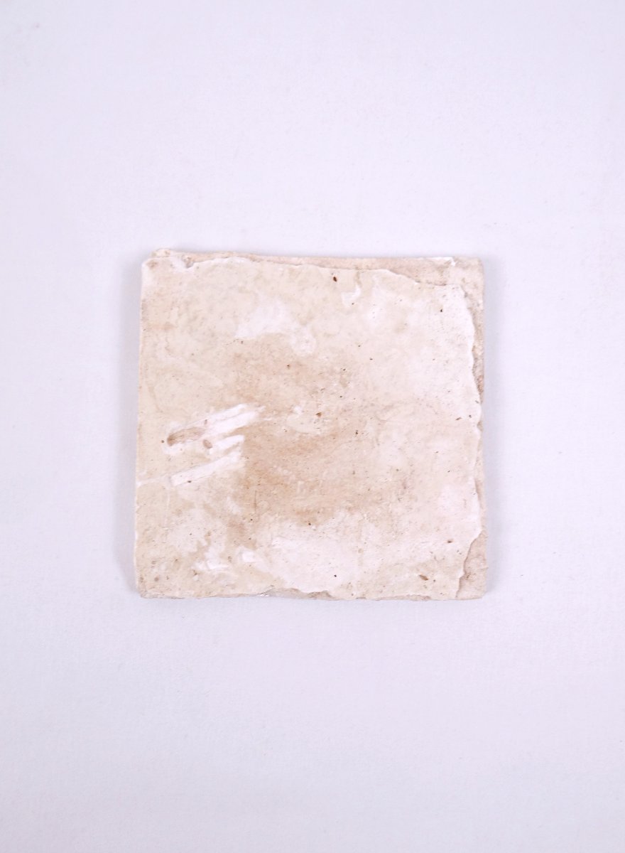 Carreau de faïence Delft du XVIIIe siècle scène paysanne cultivatrice de profil-photo-5