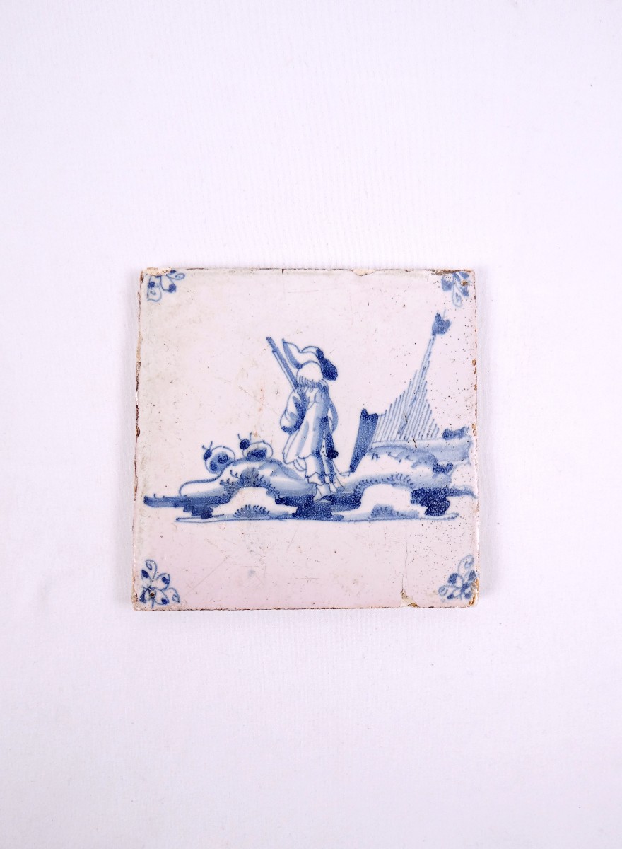 18th-century Delftware Tile Depicting A Hunting Scene With A Carabiniere Seen From Behind
