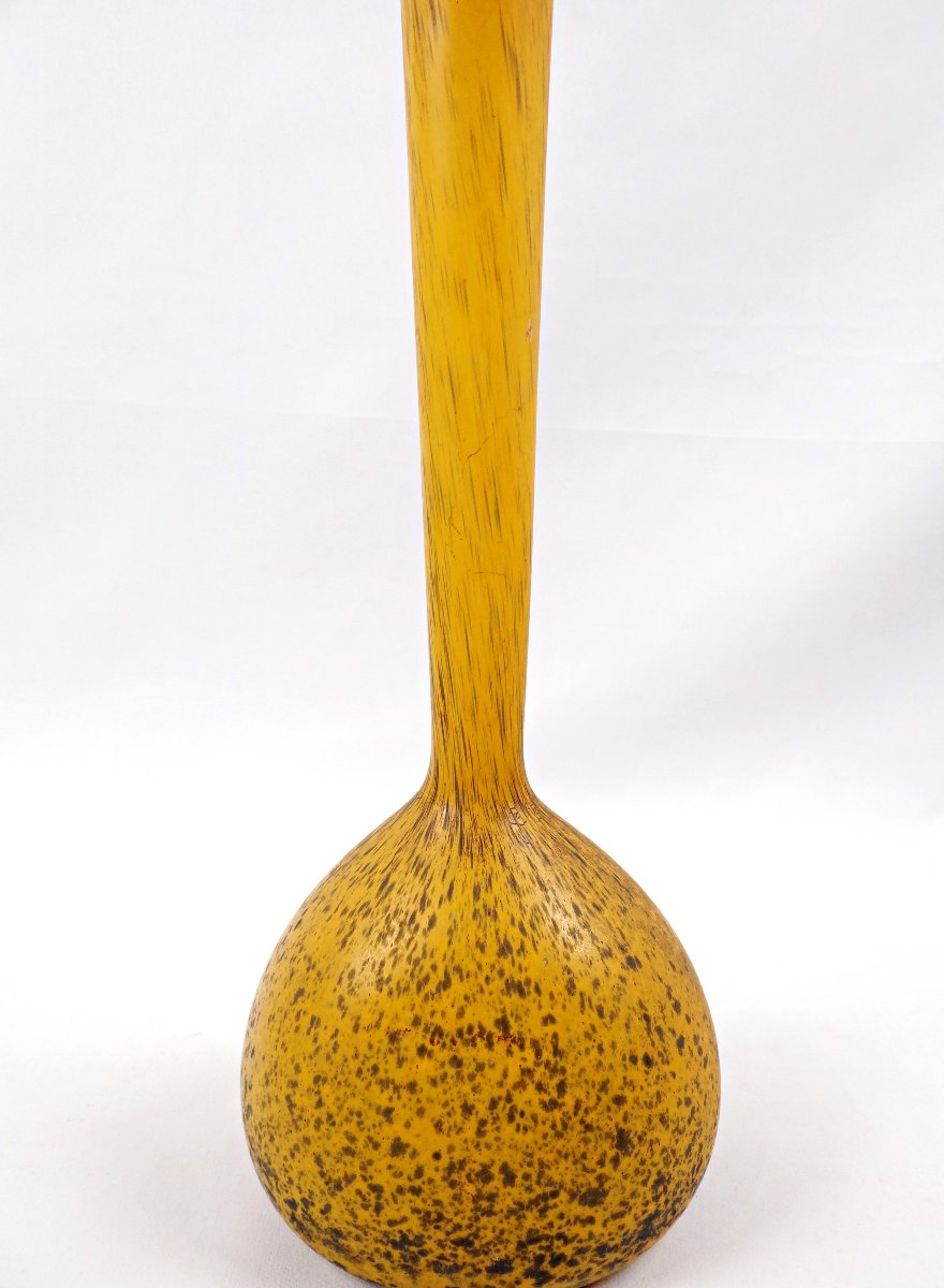 Vase Art Déco verre multicouche effet marmoréen jaune dans le goût de Delatte Nancy-photo-4