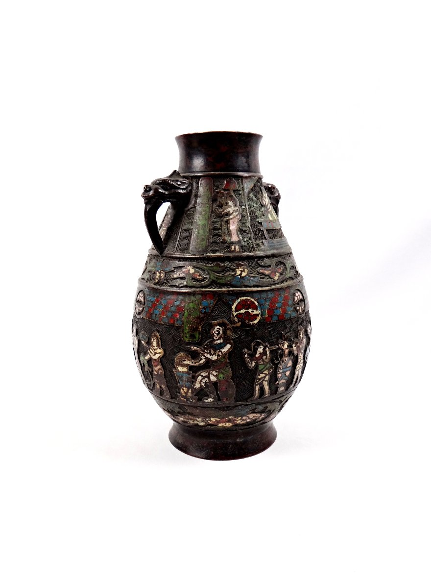 Vase en bronze émaillé Japonais époque Meiji XIXe à décor d'émaux de rituel religieux-photo-2