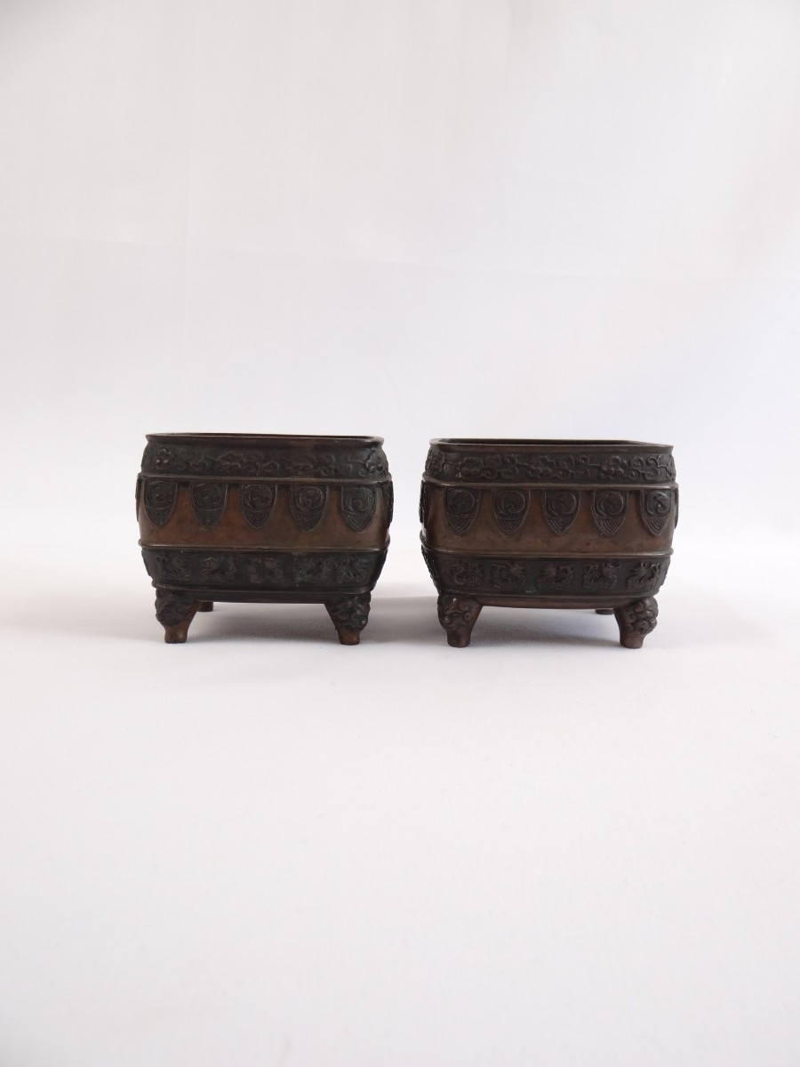 Pair Of Japanese Bronze Incense Burners With Fô Dog Decor, Meiji Period, Late 19th Century