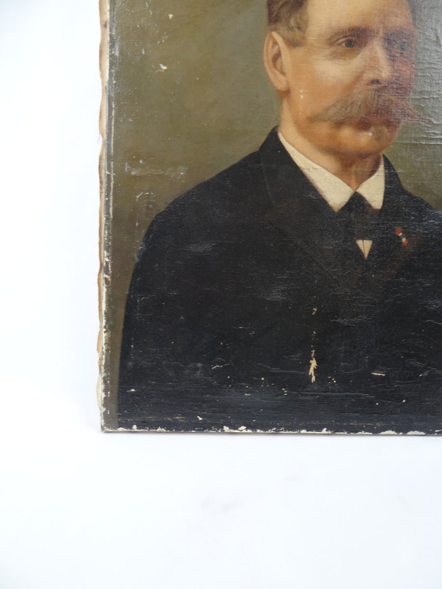 French Oil On Canvas Portrait Of A Moustachioed Man Signed H. Labeyrie Early 20th Century-photo-1