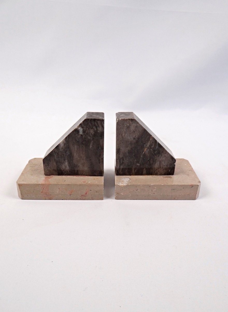 Pair Of Geometric Art Deco Bookends In Black & Beige Veined Marble, Early 20th Century