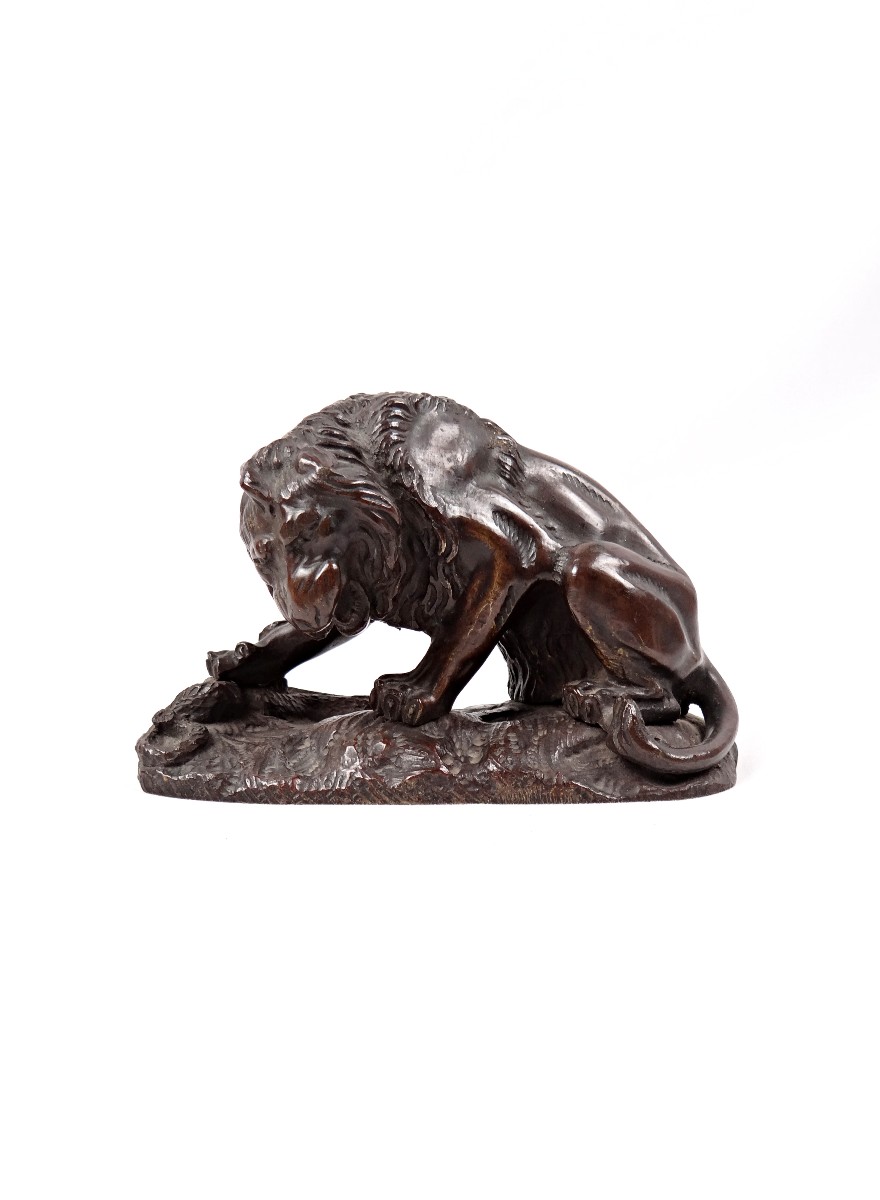 Sculpture en bronze lion au serpent dans le goût d'Antoine Louis Barye XIXe