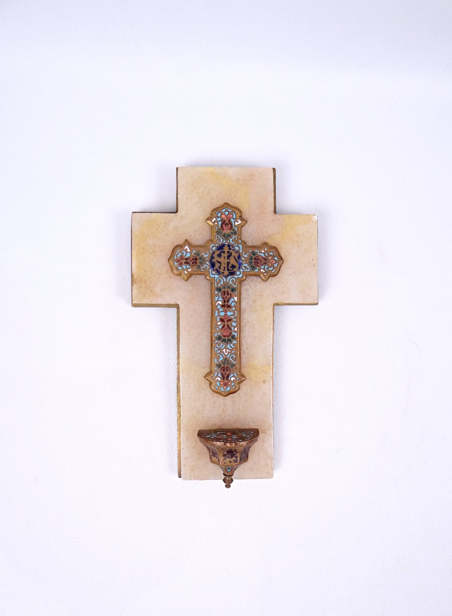 Bénitier crucifix XIXe en onyx, bronze doré & émaux cloisonnés