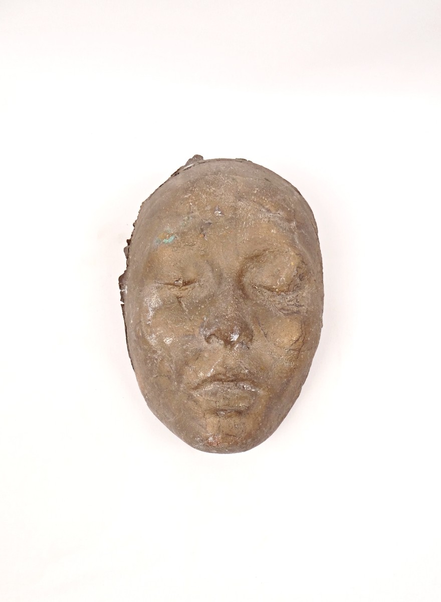 Masque mortuaire en bronze massif d'une femme asiatique cabinet de curiosité XXe