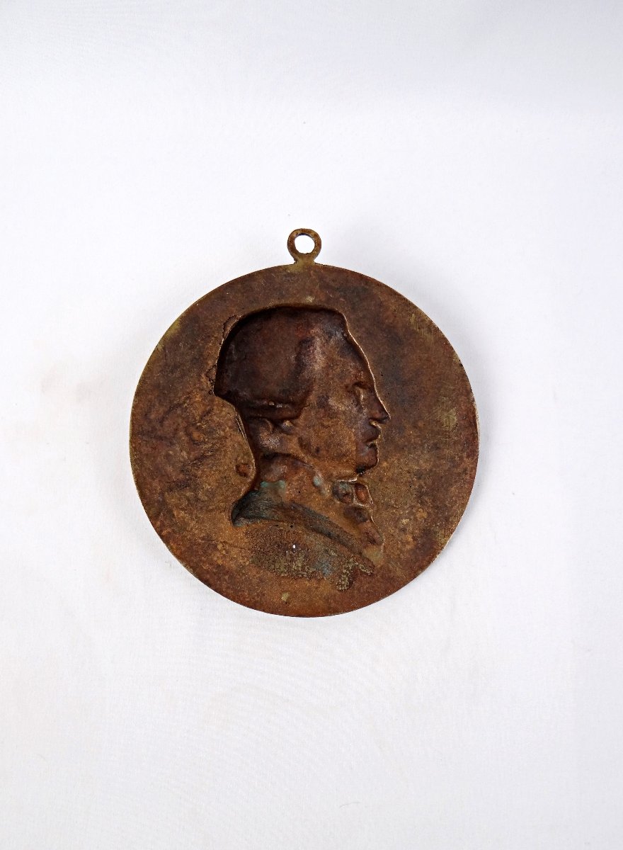 Médaillon portrait de Maximilien Robespierre en bas-relief daté de 1850 XIXe-photo-1