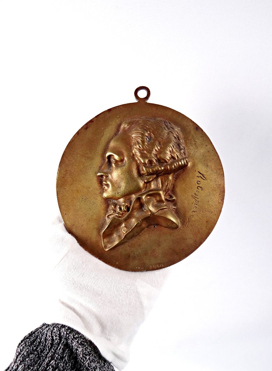 Médaillon portrait de Maximilien Robespierre en bas-relief daté de 1850 XIXe-photo-2