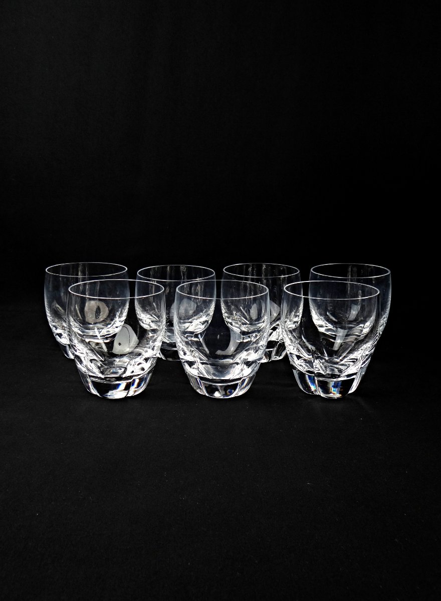 Lalique France série de 7 verres à whisky en cristal modèle Highland milieu XXe