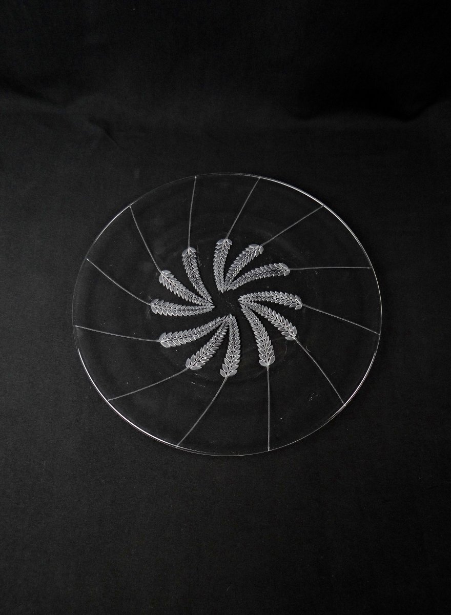 Lalique France Wheat-ear Dish, Lucerne Model, Modernism, Mid-20th Century