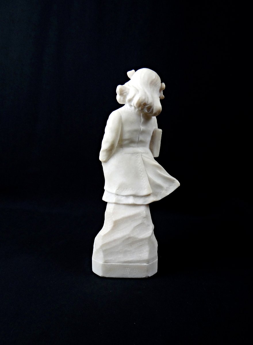 Sculpture en albâtre Art Nouveau signée E. Battiglia d'une jeune fille écolière fin XIXe-photo-2