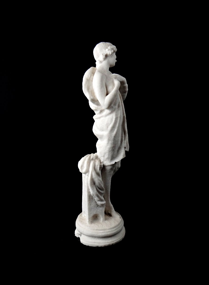 Statue Art Déco en calcaire ou eau pétrifiée d'une femme élégante début XXe -photo-4