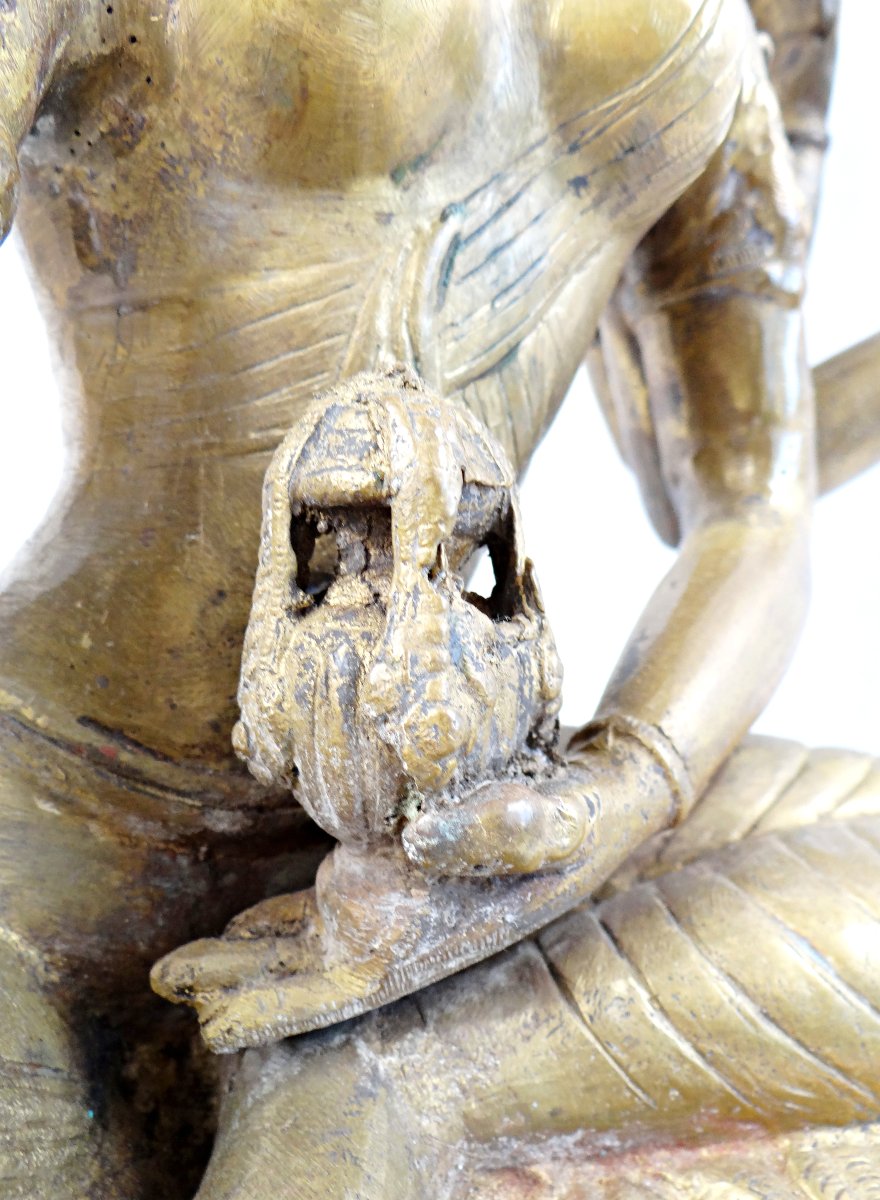Sculpture en bronze déese Tara tantrique à 6 bras Art Népalais début XXe-photo-7