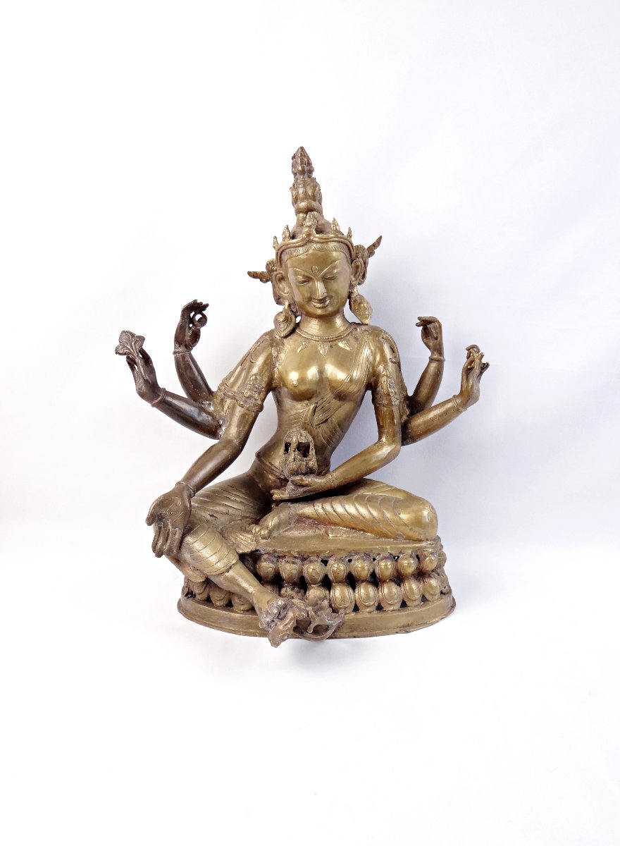 Sculpture en bronze déese Tara tantrique à 6 bras Art Népalais début XXe