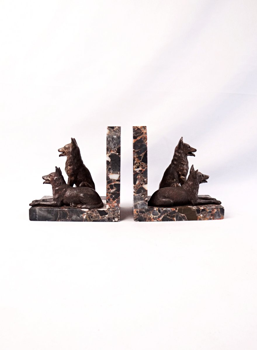 Pair Of Art Deco Bookends Featuring Standard-sized Sheepdogs On A Marble Base, Early 20th Century