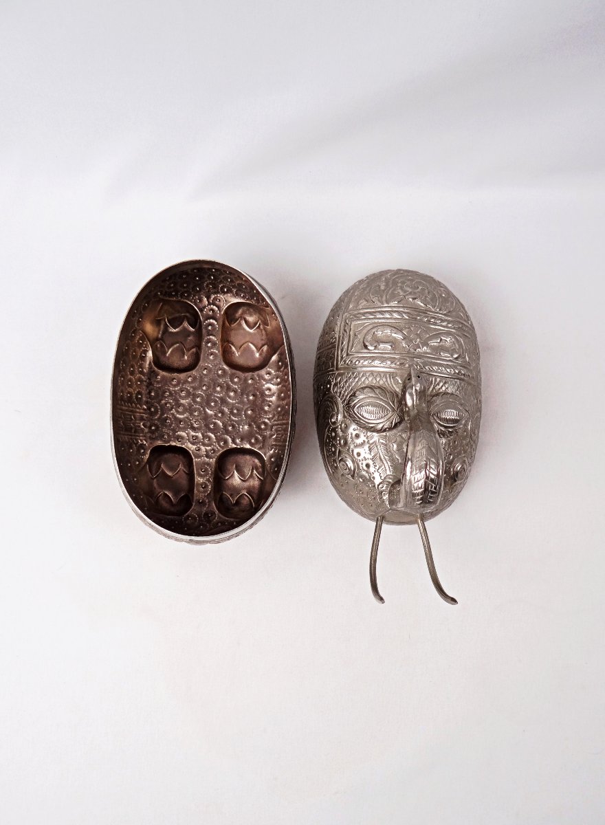 Silver Betel Box From The 1900s In The Shape Of An Elephant, Southeast Asian Handicraft  Genuine-photo-8